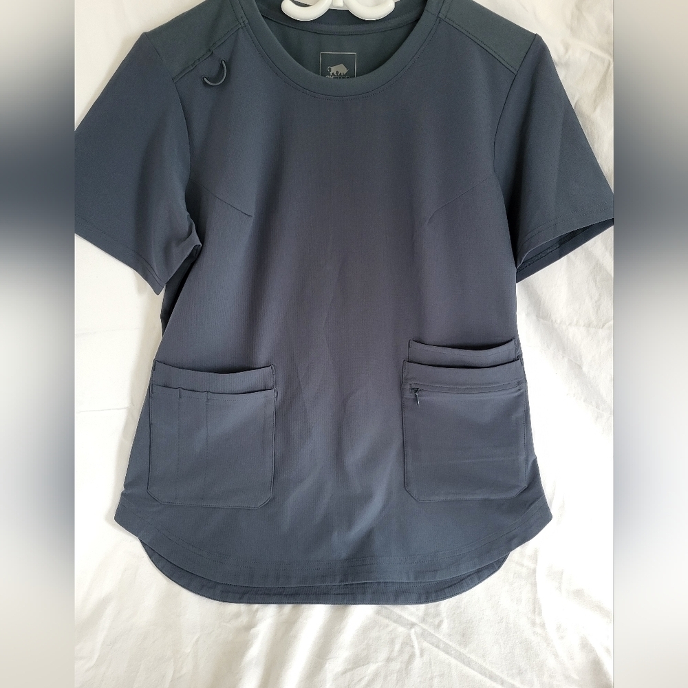 OxGear Women's Midnight Navy Blue Scub Top, Made w/ Polygiene, Small, NWT